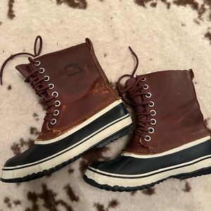 Sorel Premium Leather Waterproof Boots – Women’s Size 9 – Brown